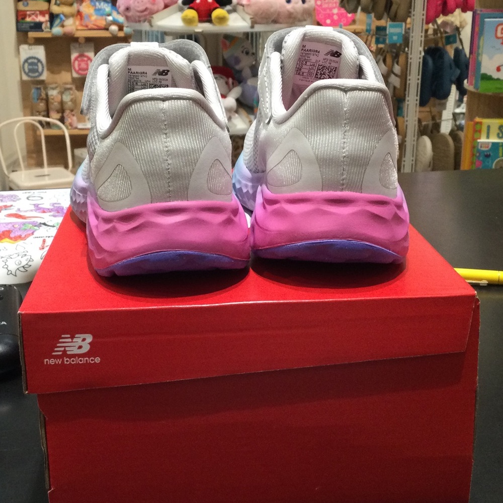 Girls New Balance Fresh Foam Arishi v4 Bungee Lace with Top Velcro Grey/Pink - Picture 4 of 6